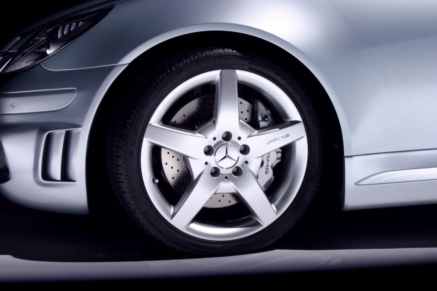  Mercedes-Benz SLK55 AMG 2005 года  (фото 40 из 96)